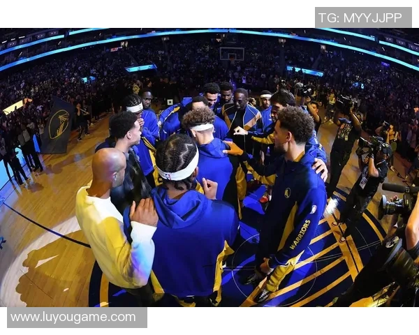 2014年勇士与鹈鹕季后赛第三场精彩对决回顾与分析